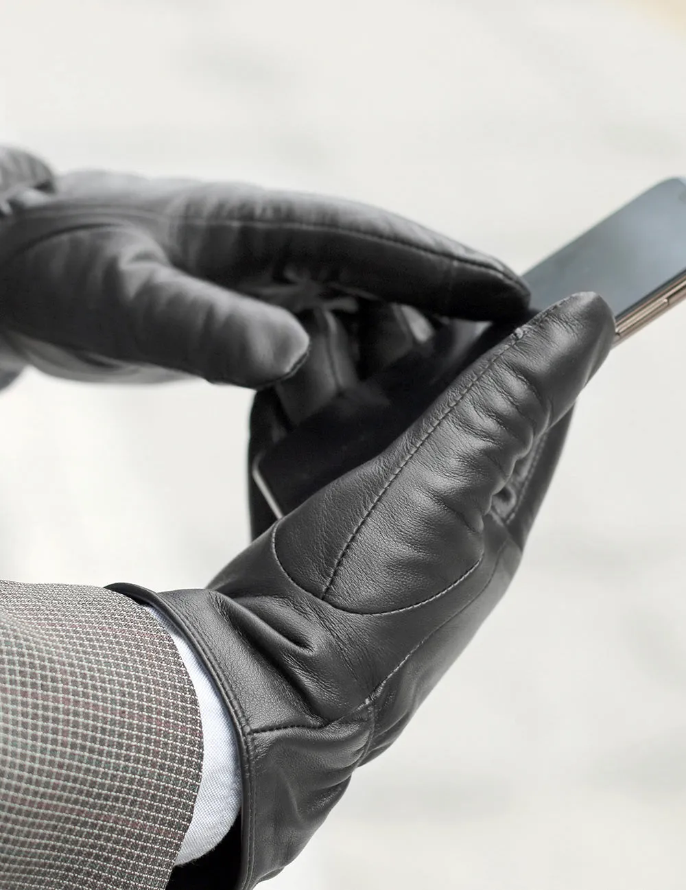 Karla Hanson Men's Deluxe Leather Touch Screen Gloves Elastic Band